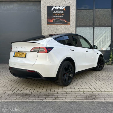 Tesla Model Y - Afbeelding 1 van 23