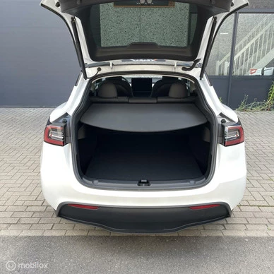 Tesla Model Y - Afbeelding 18 van 23