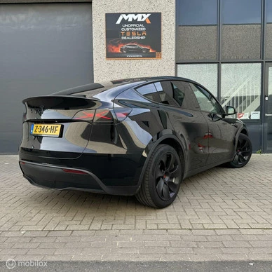 Tesla Model Y - Afbeelding 1 van 23