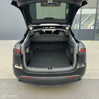 Tesla Model Y - Afbeelding 18 van 23