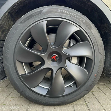 Tesla Model Y - Afbeelding 20 van 23