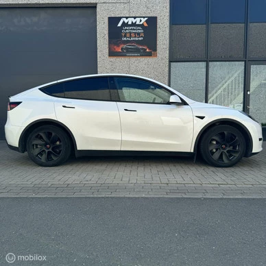 Tesla Model Y - Afbeelding 2 van 18