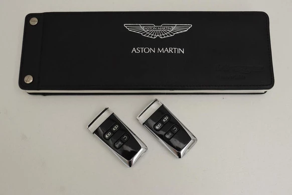 Aston Martin V12 Virage - Afbeelding 24 van 30