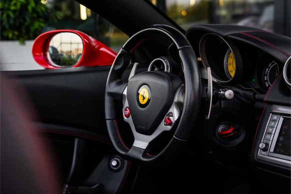 Ferrari California - Afbeelding 11 van 30