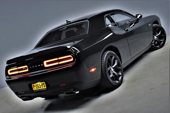 Dodge Challenger - Afbeelding 9 van 29