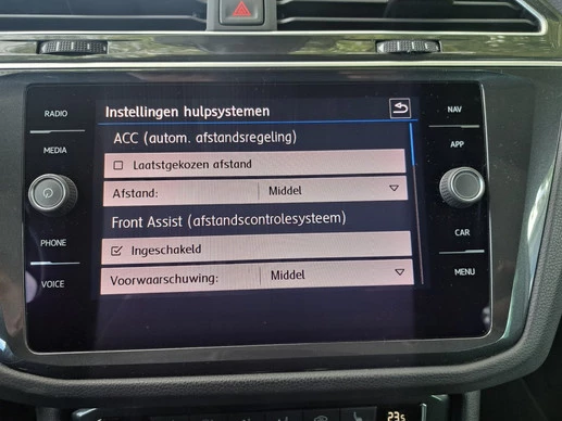 Volkswagen Tiguan - Afbeelding 21 van 30