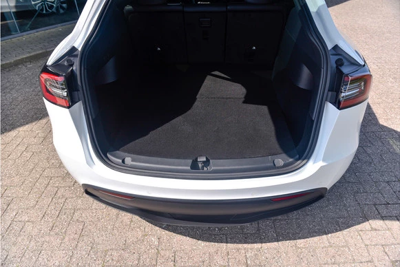 Tesla Model Y - Afbeelding 8 van 30