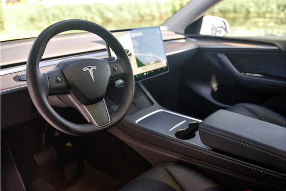 Tesla Model Y - Afbeelding 18 van 30