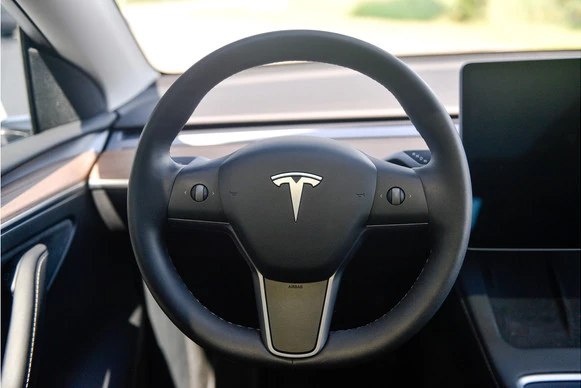 Tesla Model Y - Afbeelding 28 van 30