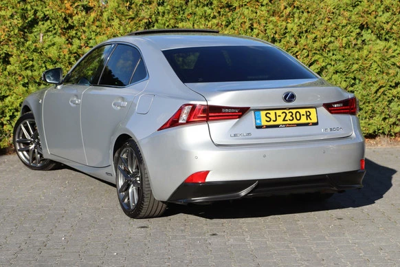 Lexus IS - Afbeelding 2 van 30