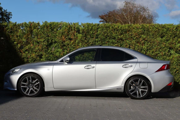 Lexus IS - Afbeelding 3 van 30