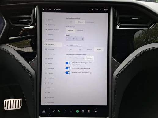 Tesla Model X - Afbeelding 25 van 30