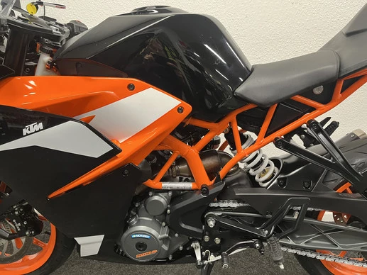 KTM 390 - Afbeelding 17 van 21