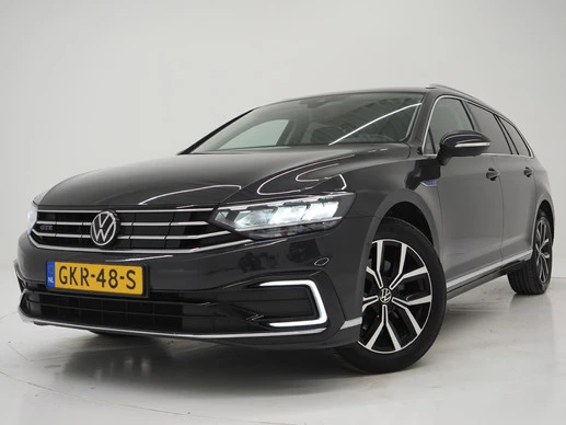 Volkswagen Passat - Afbeelding 1 van 30