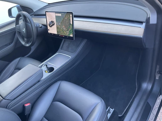 Tesla Model Y - Afbeelding 3 van 30