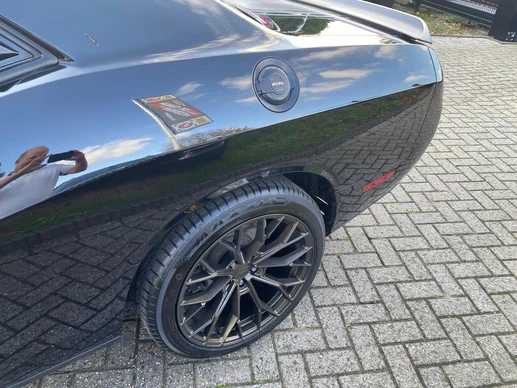 Dodge Challenger - Afbeelding 10 van 24