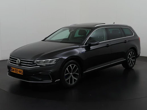 Volkswagen Passat - Afbeelding 1 van 30