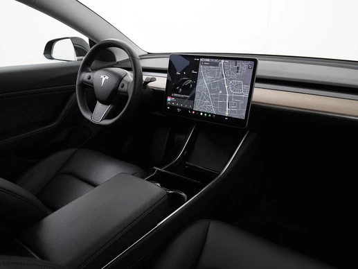 Tesla Model 3 - Afbeelding 2 van 30