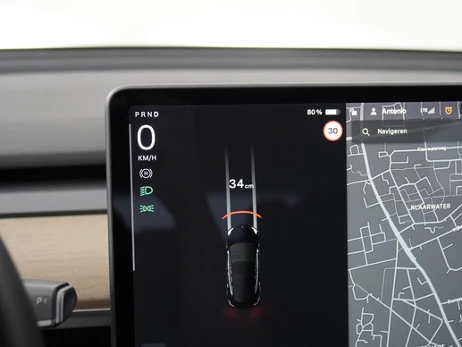 Tesla Model 3 - Afbeelding 8 van 30