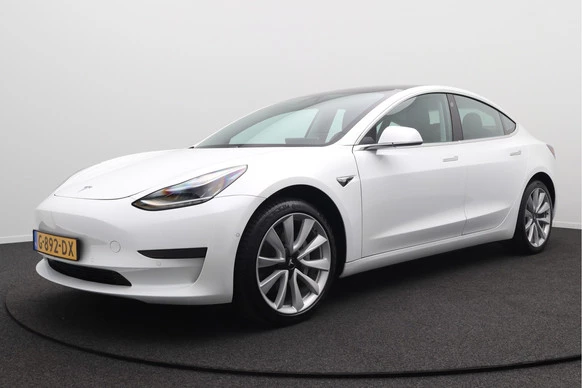 Tesla Model 3 - Afbeelding 1 van 24