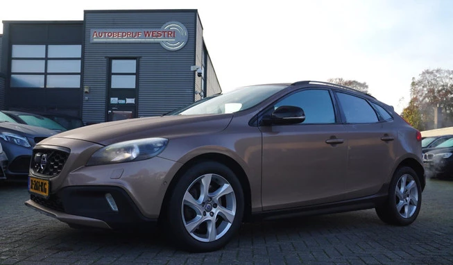 Volvo V40