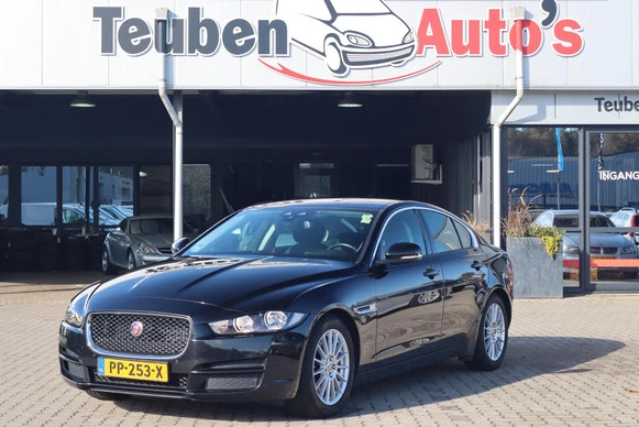 Jaguar XE - Afbeelding 1 van 30