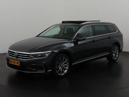 Volkswagen Passat - Afbeelding 1 van 30