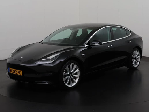 Tesla Model 3 - Afbeelding 1 van 30