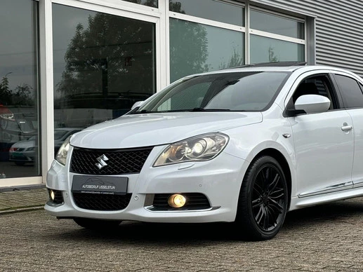 Suzuki Kizashi - Afbeelding 3 van 22