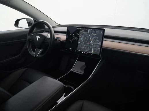 Tesla Model 3 - Afbeelding 2 van 30