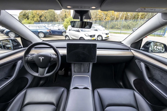 Tesla Model Y - Afbeelding 17 van 30