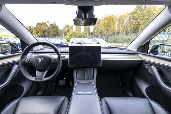 Tesla Model Y - Afbeelding 18 van 30