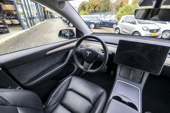 Tesla Model Y - Afbeelding 19 van 30