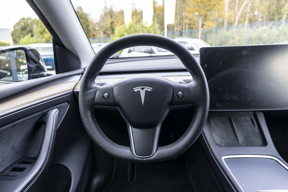 Tesla Model Y - Afbeelding 20 van 30