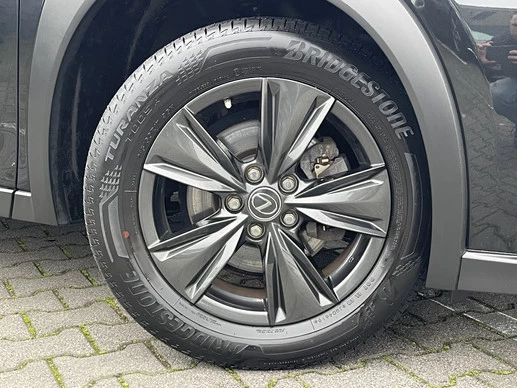 Lexus UX - Afbeelding 8 van 30