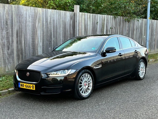 Jaguar XE - Afbeelding 1 van 24