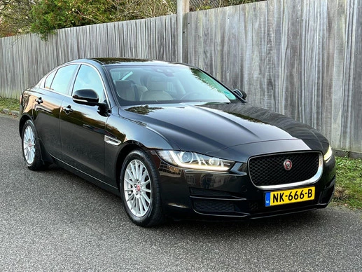 Jaguar XE - Afbeelding 2 van 24