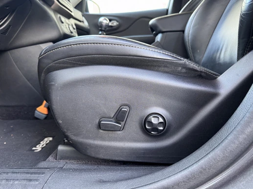 Jeep Cherokee - Afbeelding 10 van 20