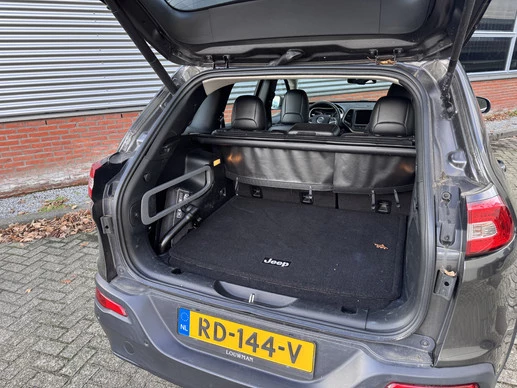 Jeep Cherokee - Afbeelding 16 van 20