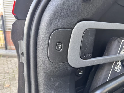 Jeep Cherokee - Afbeelding 17 van 20