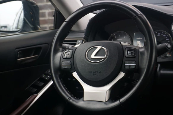 Lexus IS - Afbeelding 8 van 30