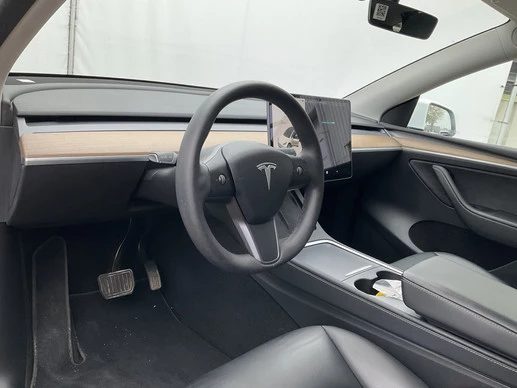 Tesla Model Y - Afbeelding 23 van 30