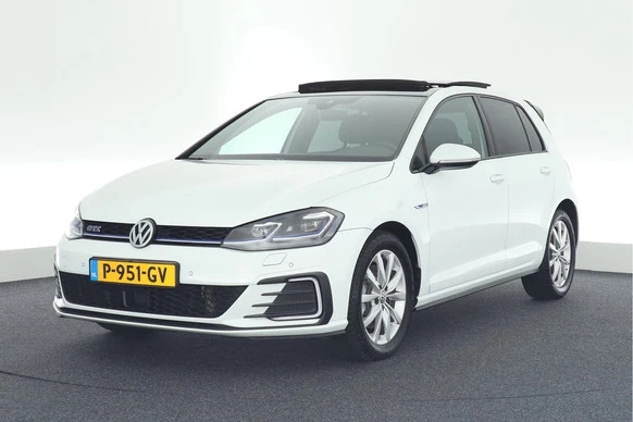 Volkswagen Golf - Afbeelding 1 van 30