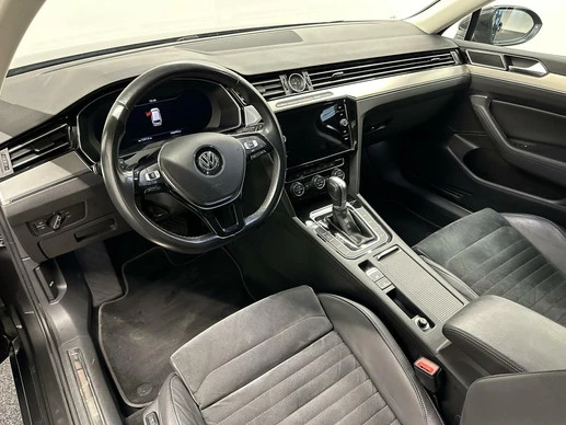 Volkswagen Passat - Afbeelding 14 van 30