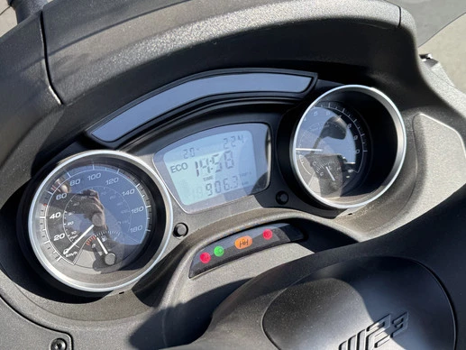 Piaggio MP3 - Afbeelding 7 van 30