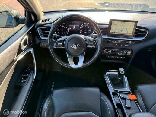 Kia Ceed - Afbeelding 17 van 30