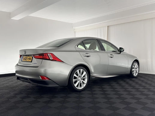 Lexus IS - Afbeelding 6 van 30