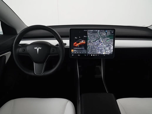 Tesla Model 3 - Afbeelding 5 van 30