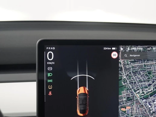 Tesla Model 3 - Afbeelding 8 van 30