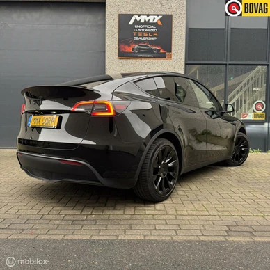 Tesla Model Y - Afbeelding 1 van 22